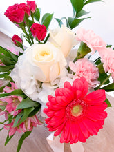 Load image into Gallery viewer, Designer's Choice Handtied Bouquet