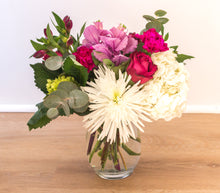 Load image into Gallery viewer, Designer's Choice Sympathy Design