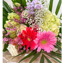 Load image into Gallery viewer, Designer&#39;s Choice Handtied Bouquet
