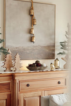 Load image into Gallery viewer, Vintage Velvet Bell Cascade
