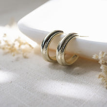 Load image into Gallery viewer, Quirina Hoops | Two Finishes
