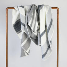 Load image into Gallery viewer, Earl Grey Throw
