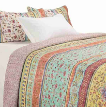 Load image into Gallery viewer, Florina Queen Quilt With Shams
