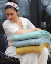 Load image into Gallery viewer, Samba Wool Throw Grey
