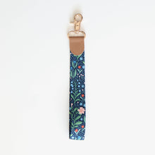 Load image into Gallery viewer, Sweet Fields | Wristlet
