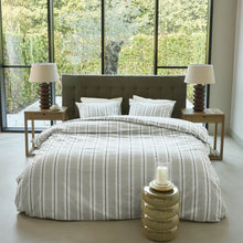 Load image into Gallery viewer, Silvan Duvet Cover with Shams
